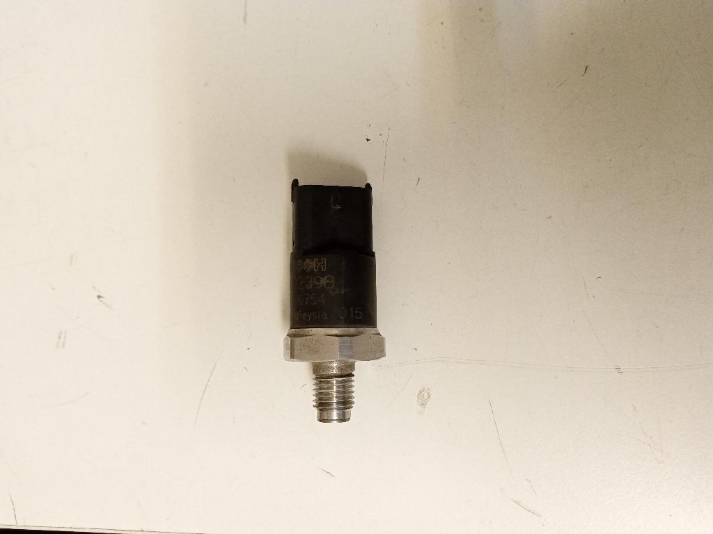 Fuel Rail Pressure Sensor 2002-2004 Diesel