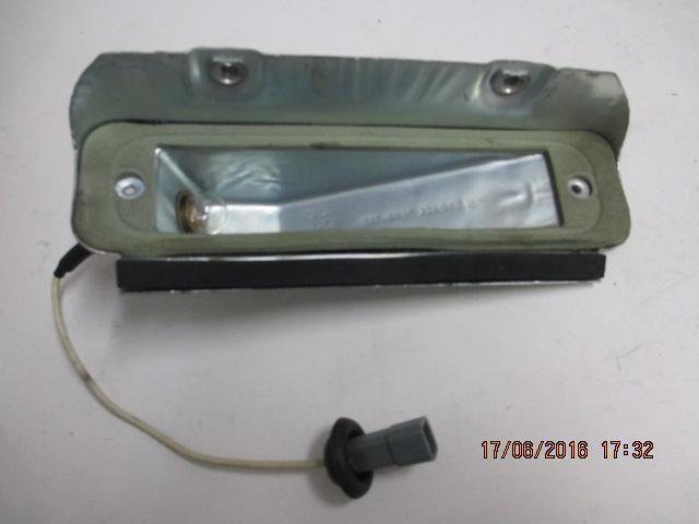 RH Bumper Light hsg-single wire/filament bulb