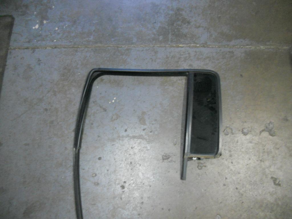 Left Rear Quarter Door Glass