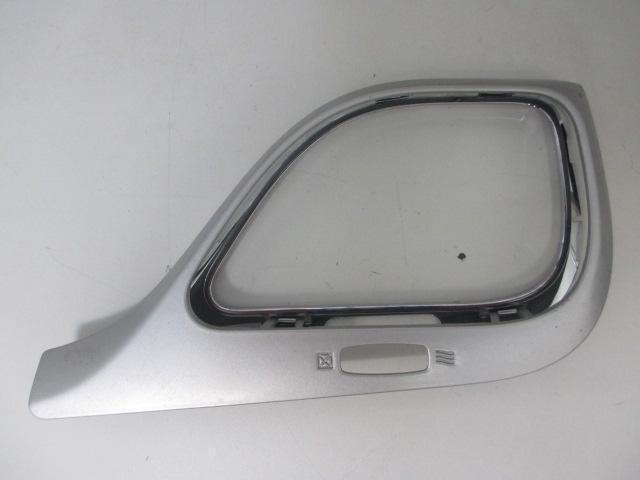 Heater Duct Vent Swivel Surround- RH