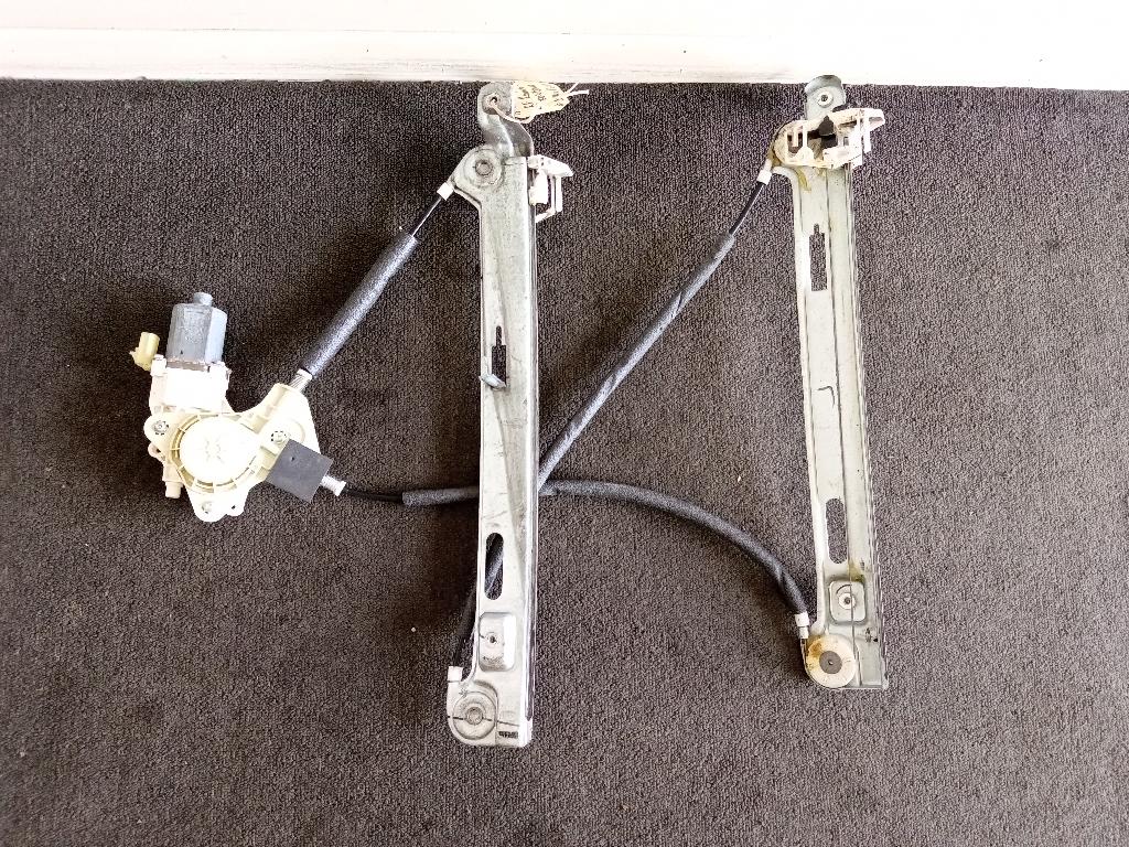 Right Front Door Elec Regulator