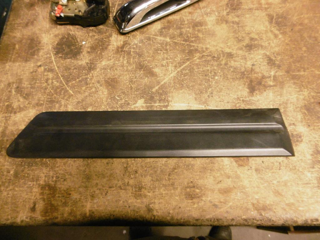 Left Rear Door Moulding