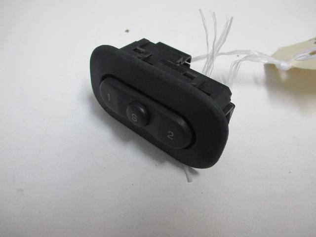 Combination Seat/Mirror Memory Switch