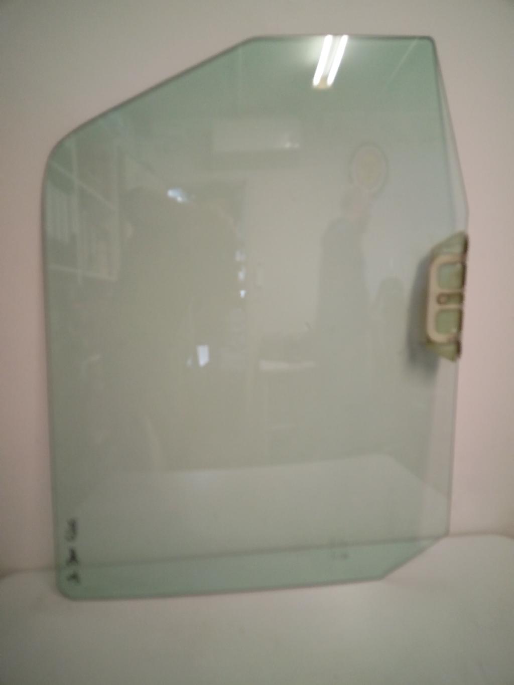 Right Front Door Glass