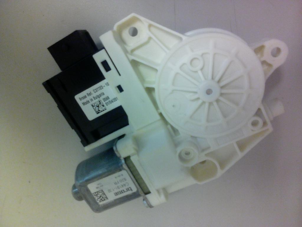 Right Front Door Regulator Motor