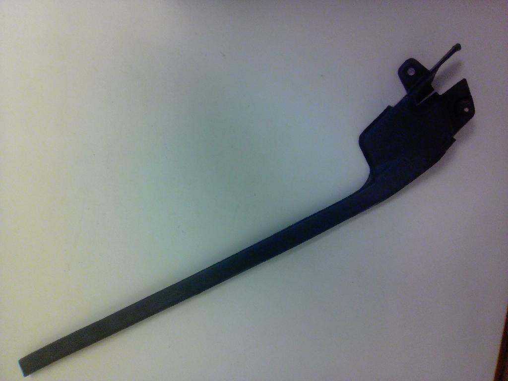 Front Screen Mouldings RF