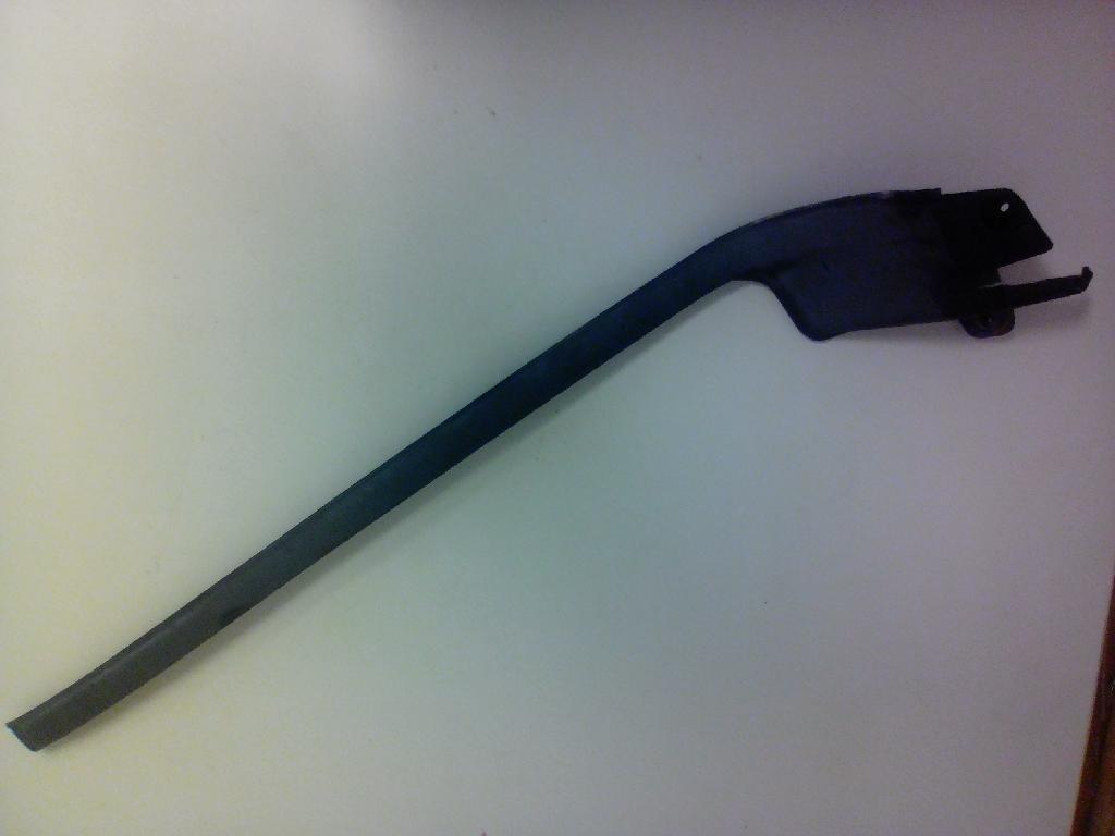 Front Screen Mouldings LF