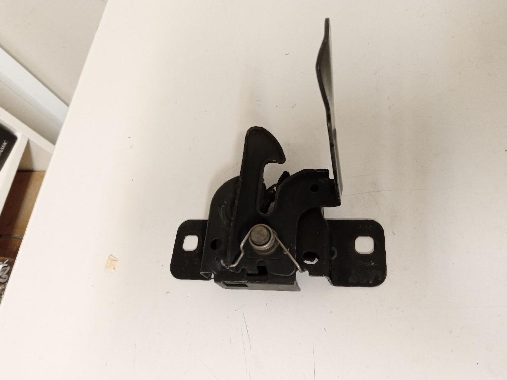 Bonnet Lock/Support