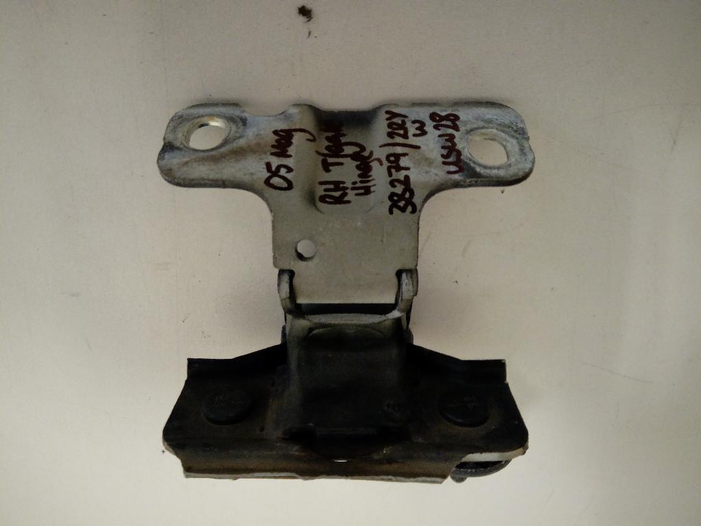 Right Tailgate Hinge