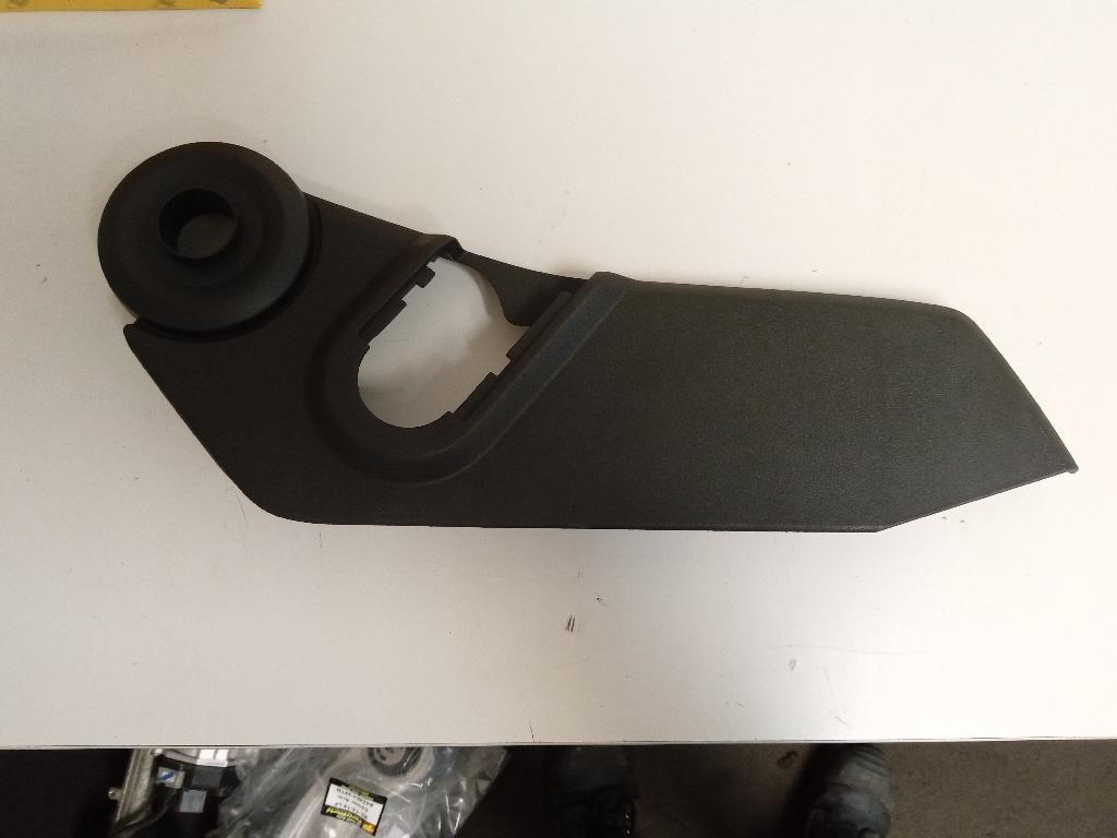 RF Seat Side Trim Outer - w/o seat switch hole