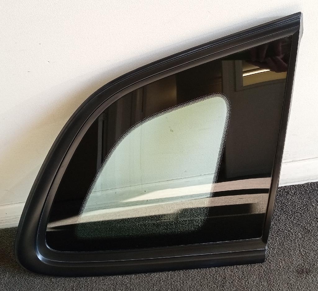 RR Fixed Body Glass-G1 M-99 (Black Trim)