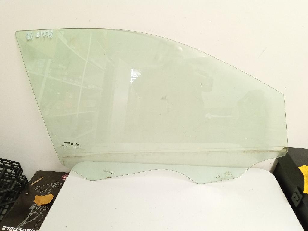 Right Front Door Glass