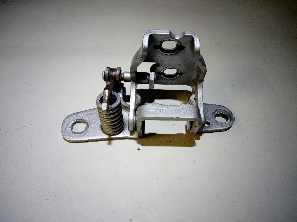 Right Rear Door Bottom Hinge