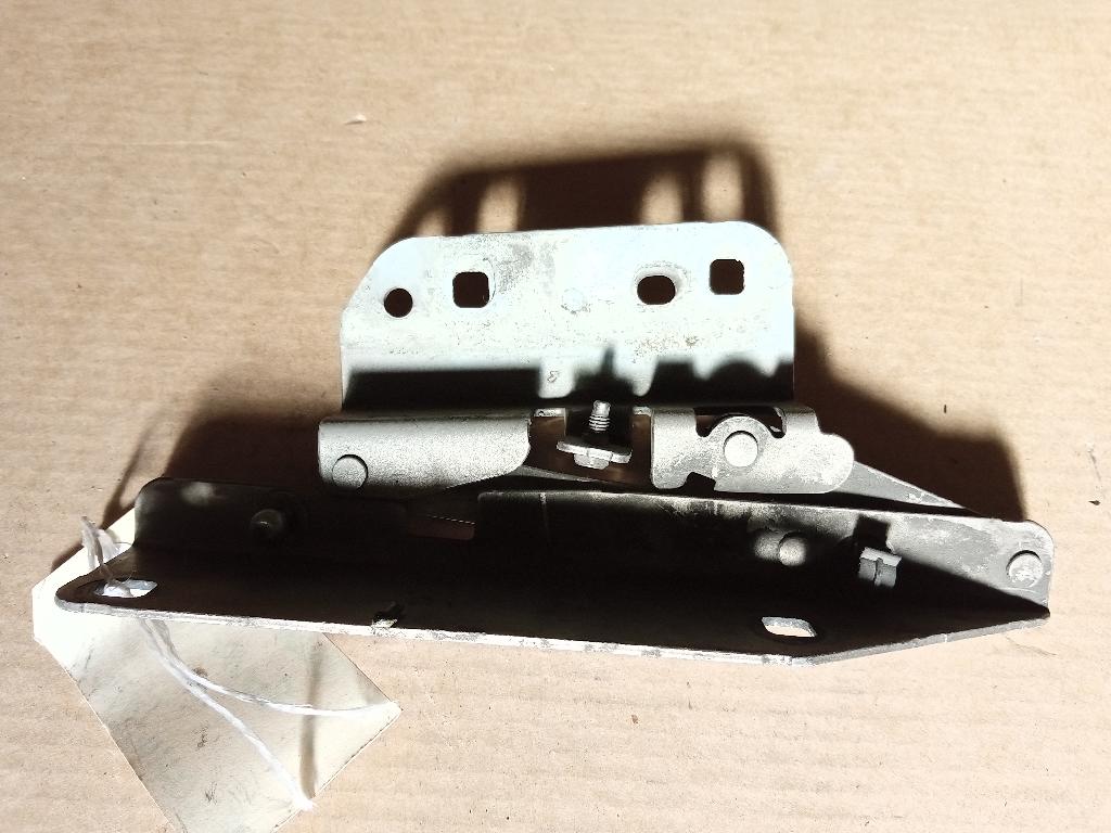 Left Bonnet Hinge
