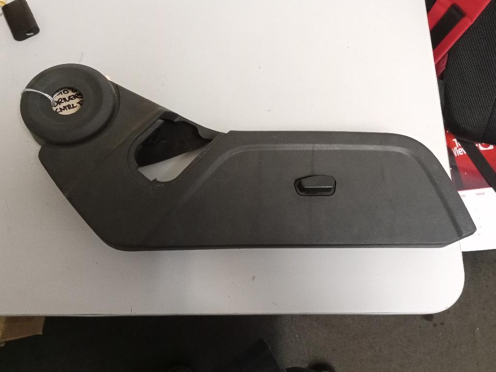 RF Seat Trim (Outer) 2009-2010