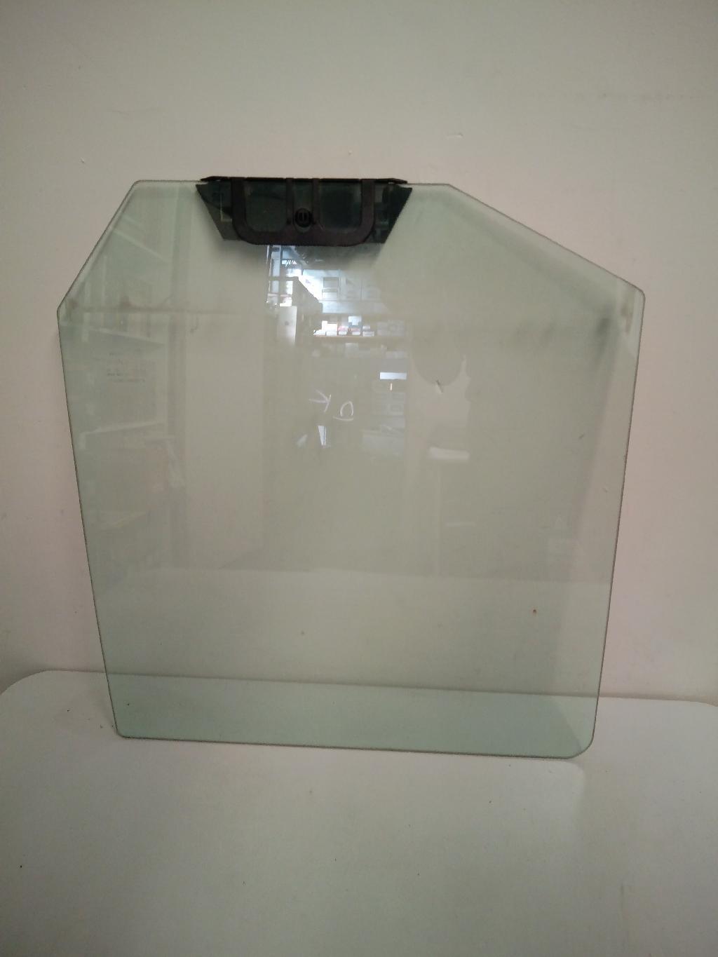 Left Rear Door Glass