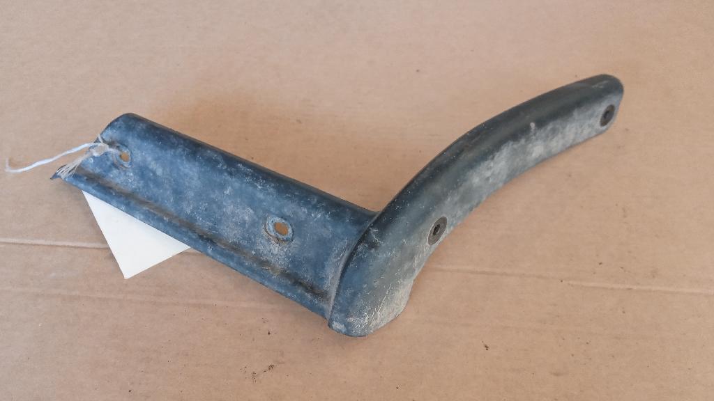 Right Rear Guard Moulding