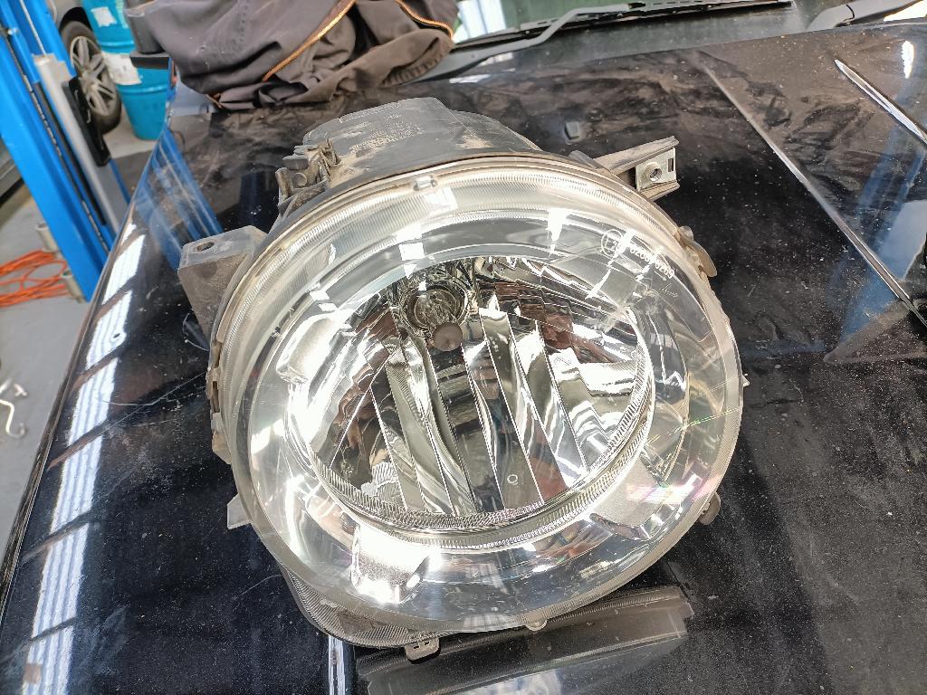 Right Headlight