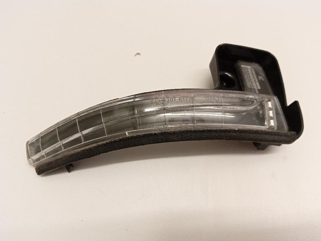 Right Front Door Mirror Repeater Light