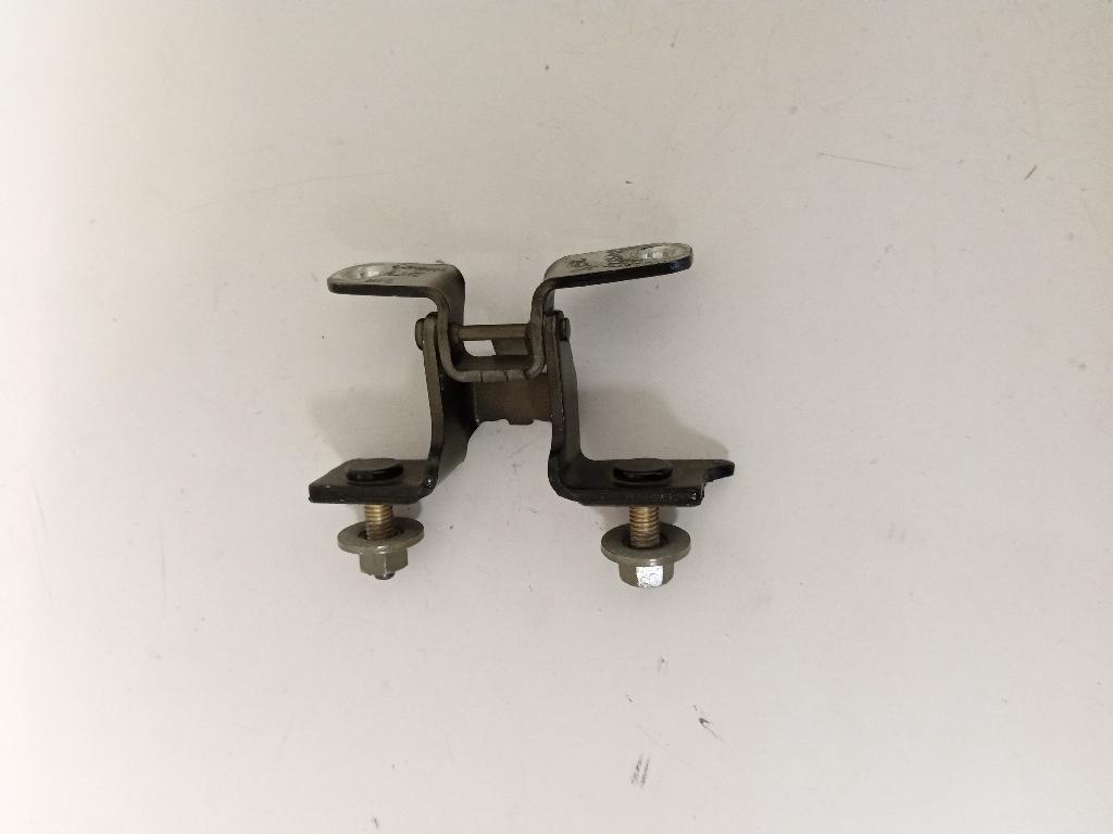 Left Tailgate Hinge